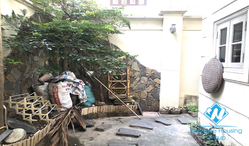 4 bedroom unfurnished house for rent near Unis